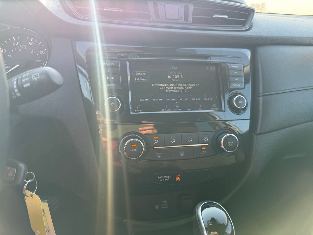 Used 2019 Nissan Rogue S w/ Special Edition Package FWD image 17