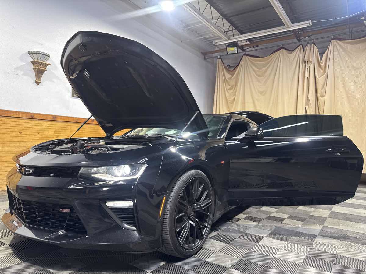 Used 2017 Chevrolet Camaro SS RWD image 8