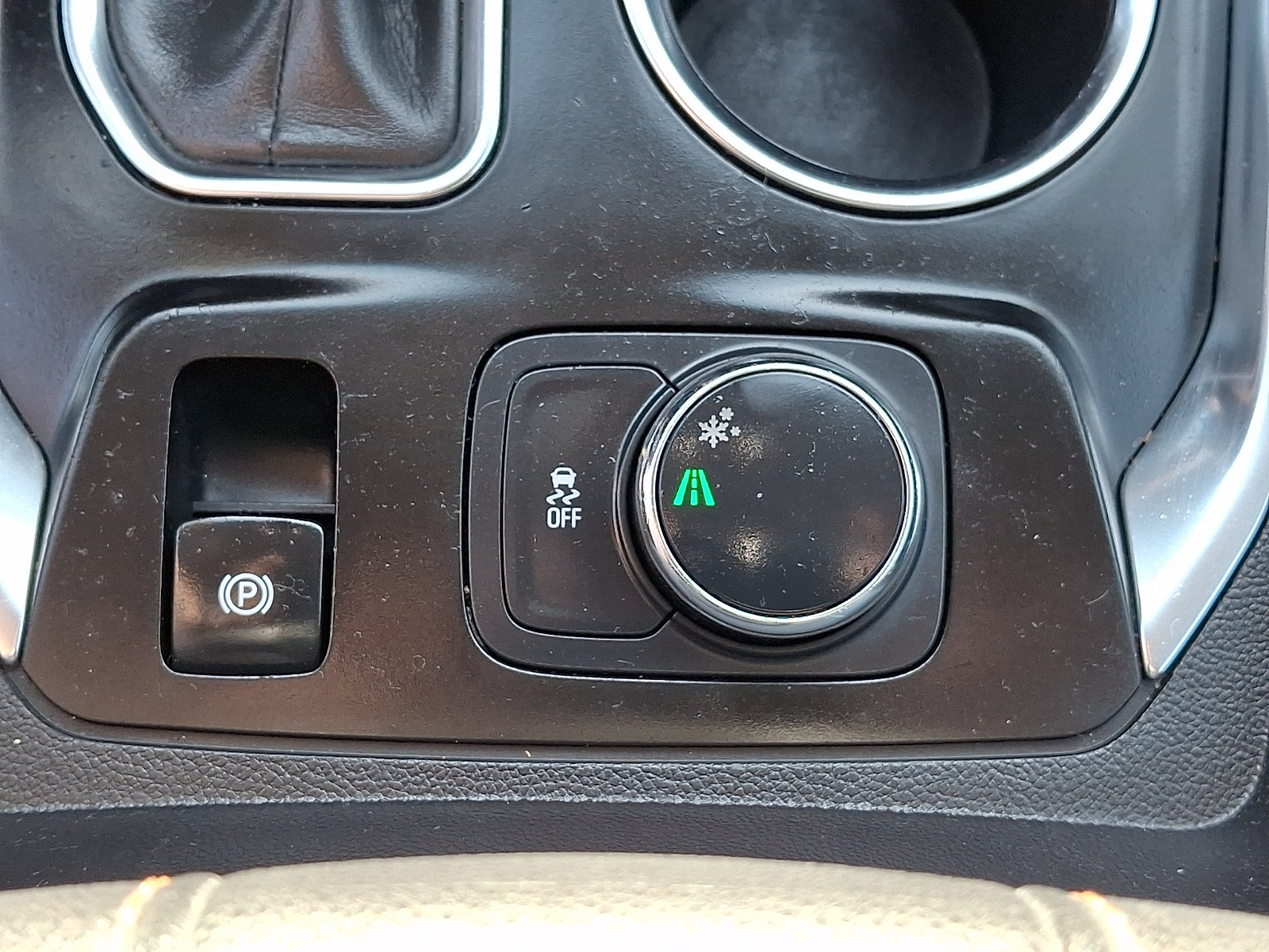 Used 2021 Chevrolet Traverse LS FWD image 24