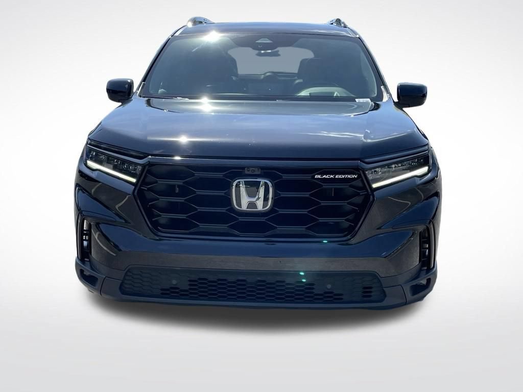 Certified 2025 Honda Pilot Black Edition image 9