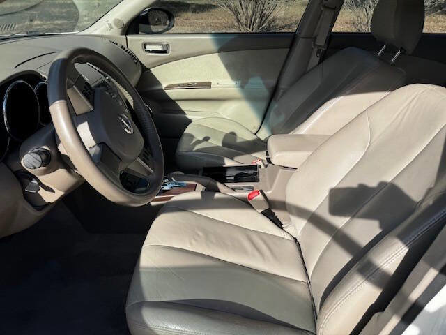 Used 2005 Nissan Altima 3.5 SE w/ (V01) Leather Pkg FWD image 33