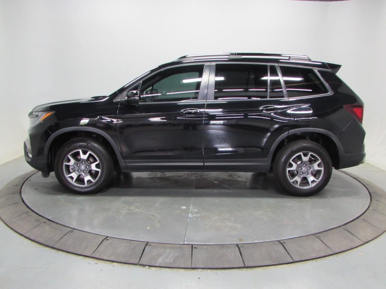 Used 2023 Honda Passport TrailSport image 4