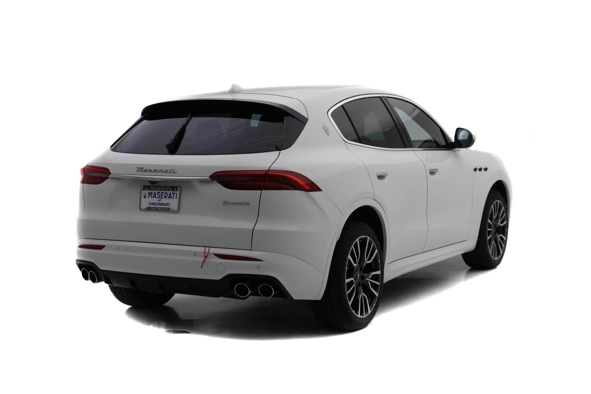 New 2025 Maserati Grecale GT image 4