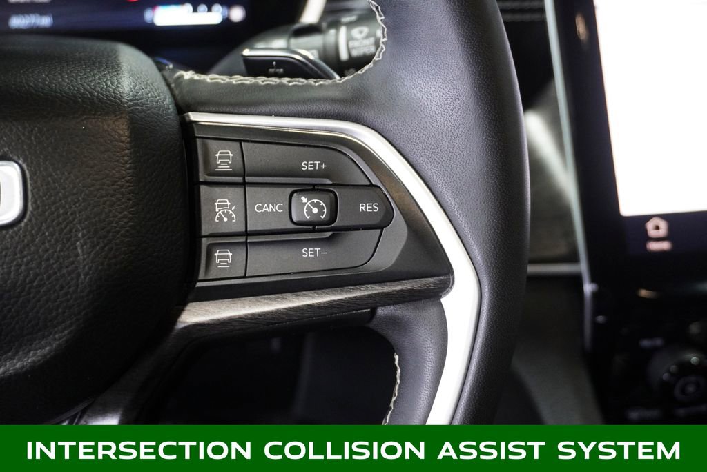 Used 2023 Jeep Grand Cherokee Limited w/ Luxury Tech Group II image 25