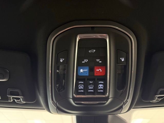 New 2026 Jeep Grand Cherokee L Limited w/ Luxury Tech Group II AWD/4WD image 19