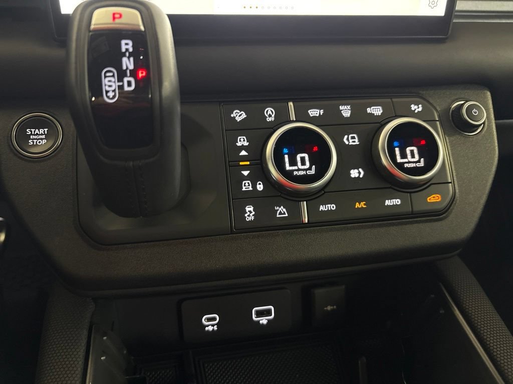 Used 2023 Land Rover Defender 110 V8 AWD/4WD image 15