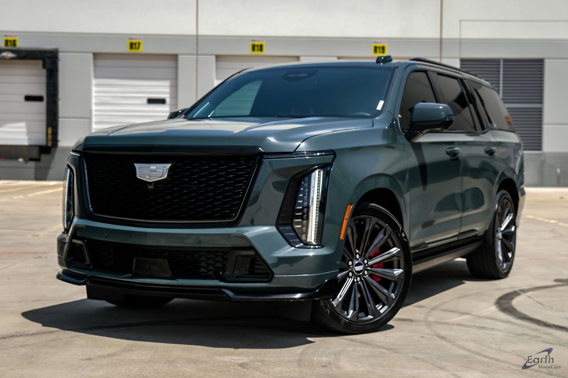 Used 2025 Cadillac Escalade V AWD/4WD image 4