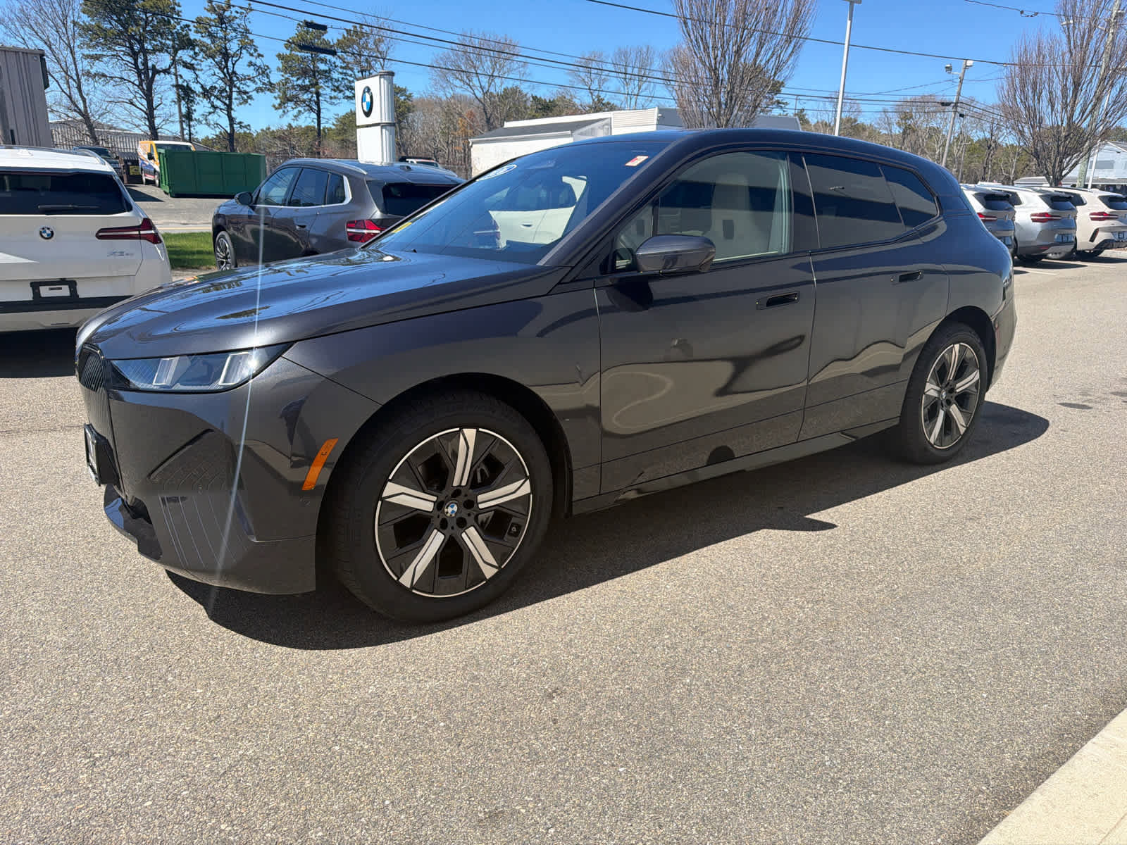 Used 2026 BMW iX xDrive45 w/ Premium Package AWD/4WD image 4