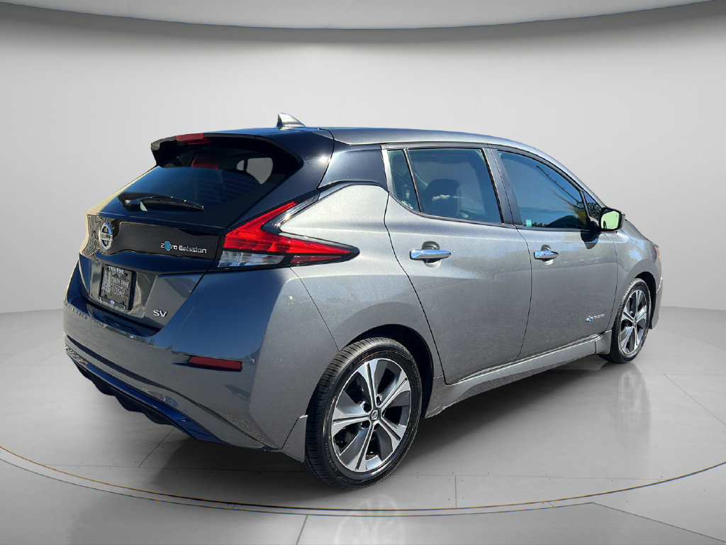 Used 2019 Nissan Leaf SV w/ SV Technology Package FWD image 7