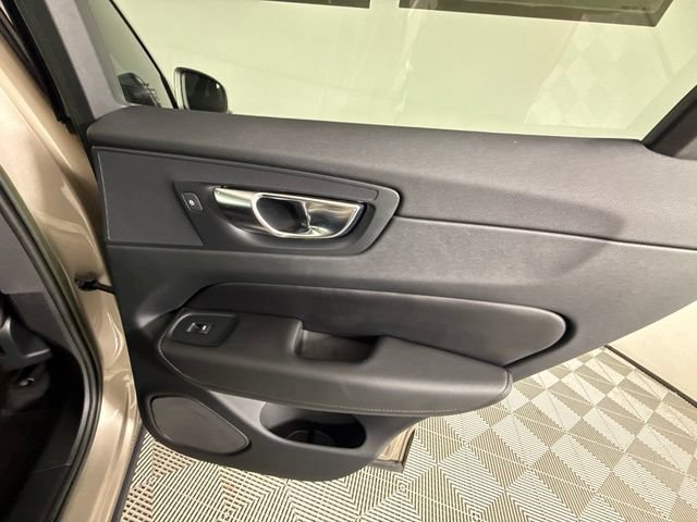 Used 2023 Volvo XC60 B5 Plus w/ Protection Package Premier FWD image 40
