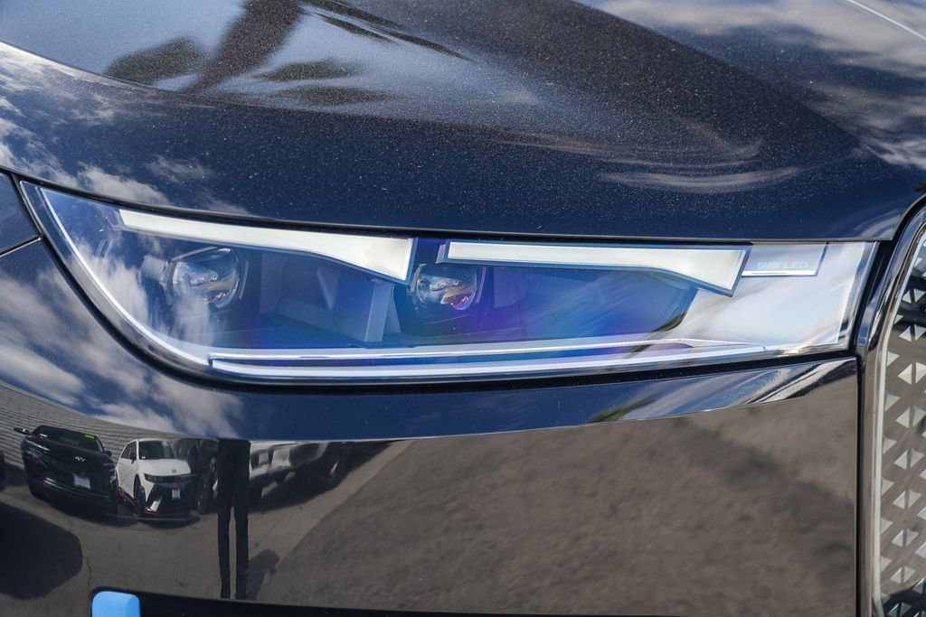 Used 2024 BMW iX xDrive50 image 2