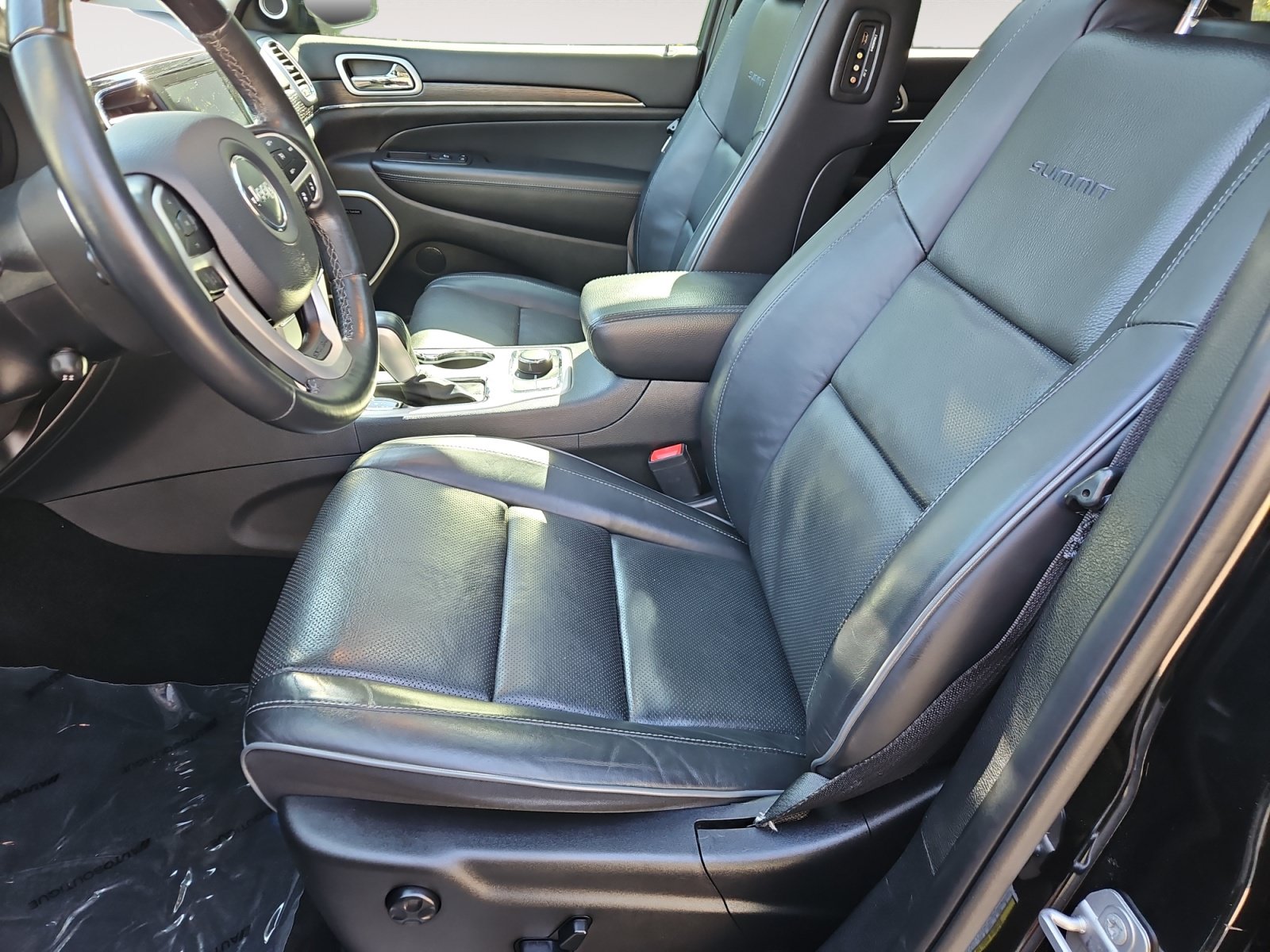 Used 2019 Jeep Grand Cherokee Summit AWD/4WD image 9