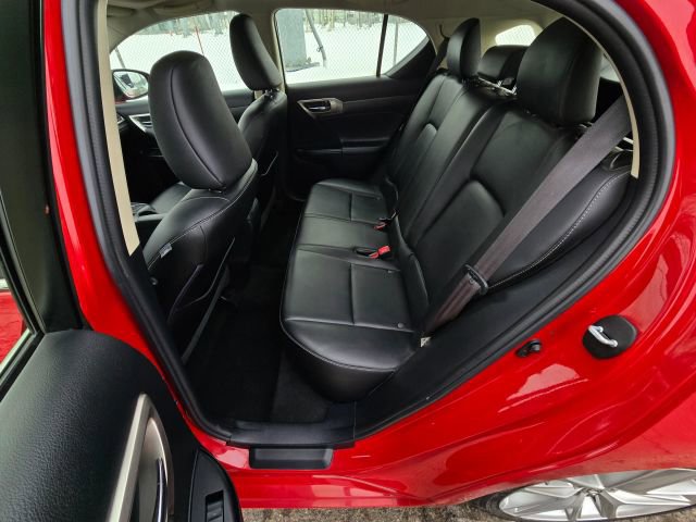 Used 2015 Lexus CT 200h image 12