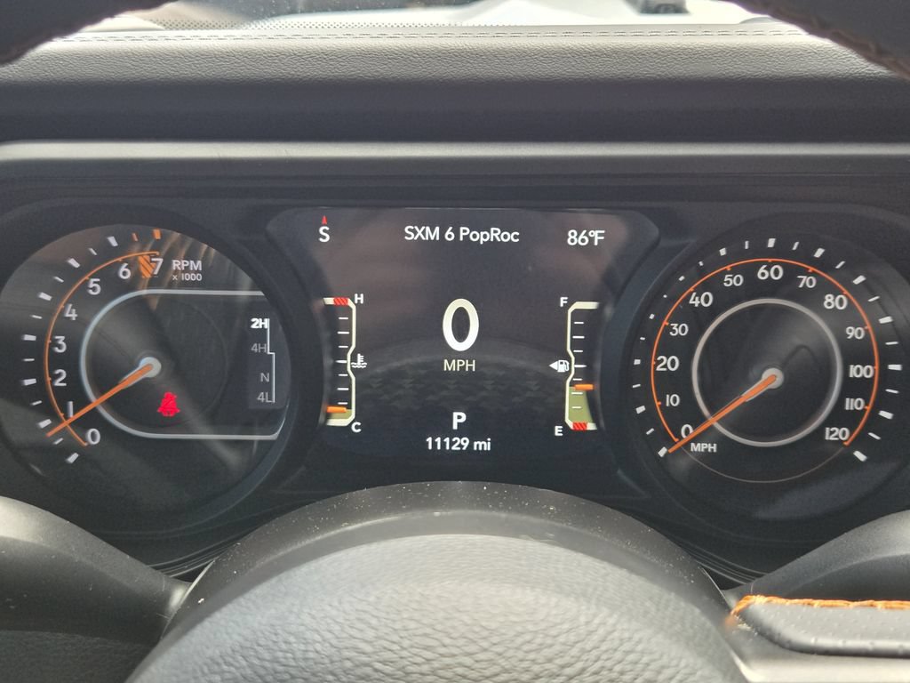 Used 2025 Jeep Gladiator Mojave w/ Convenience Group AWD/4WD image 19