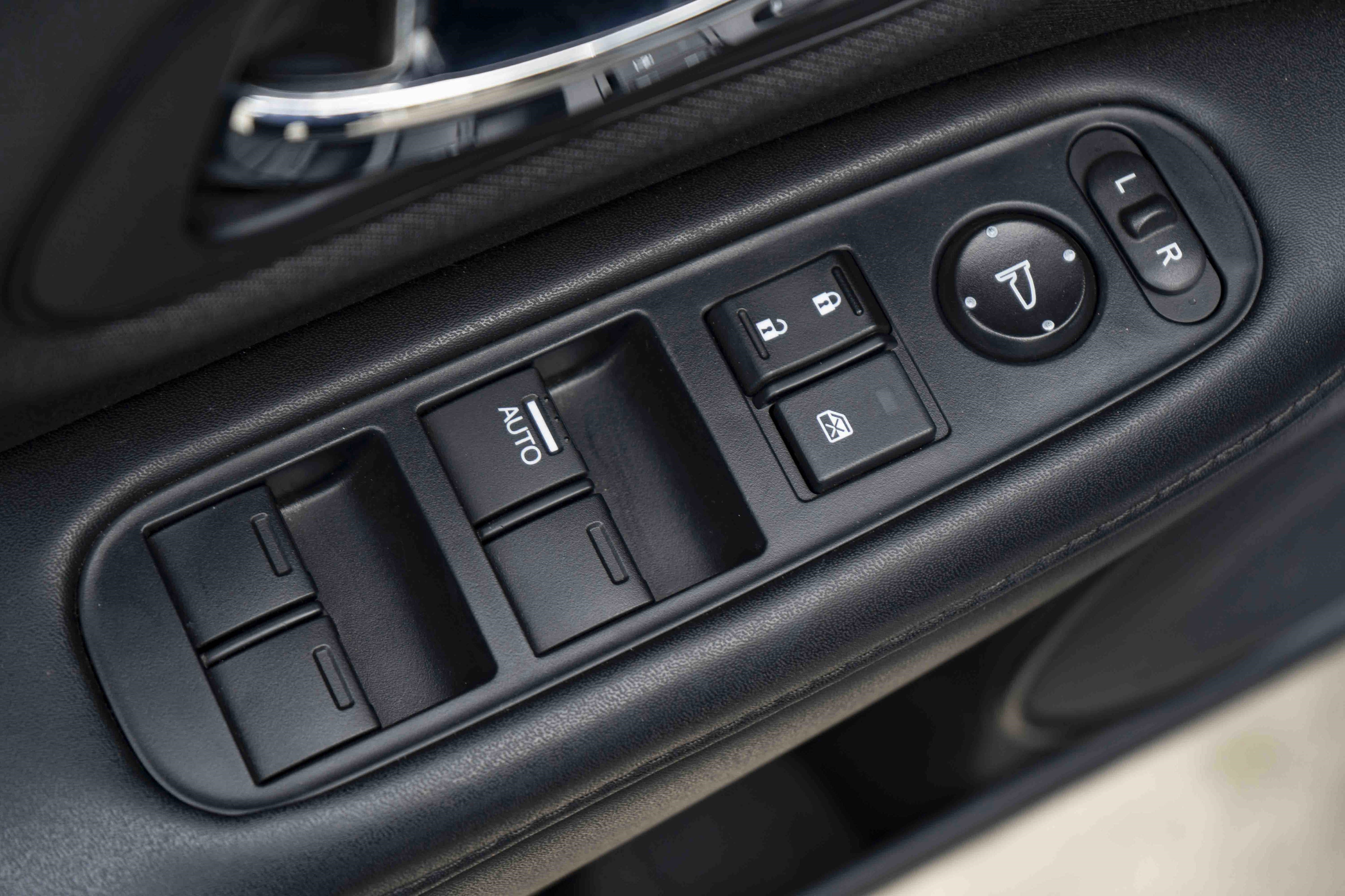 Used 2022 Honda HR-V LX image 35