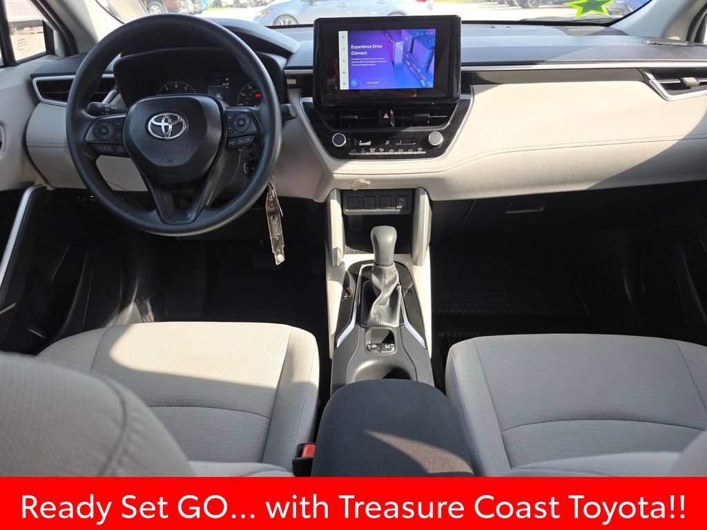 Certified 2025 Toyota Corolla Cross L FWD image 6