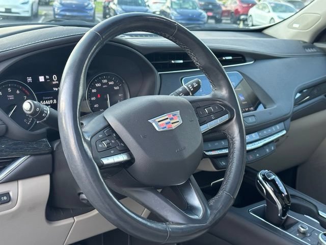 Used 2021 Cadillac XT4 Premium Luxury AWD/4WD image 19