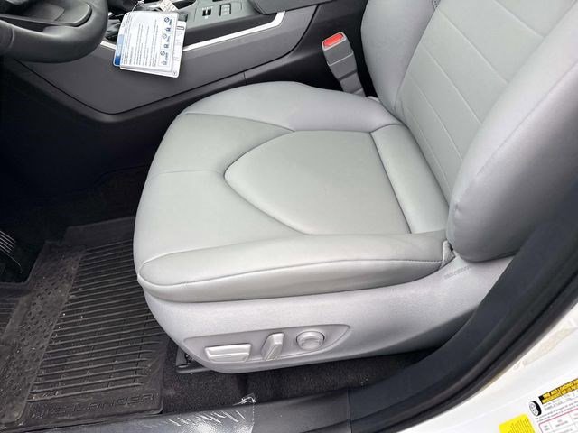 Used 2026 Toyota Highlander XLE image 15
