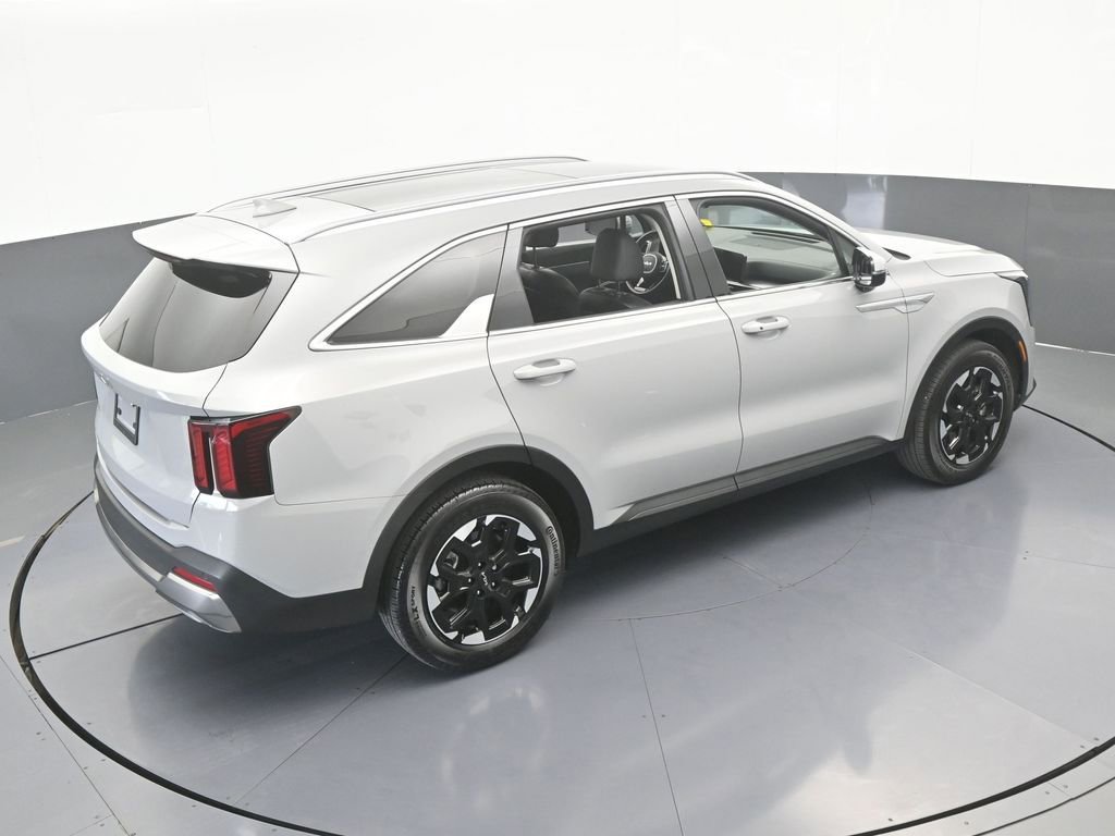 Used 2025 Kia Sorento S w/ Panoramic Sunroof Package image 15