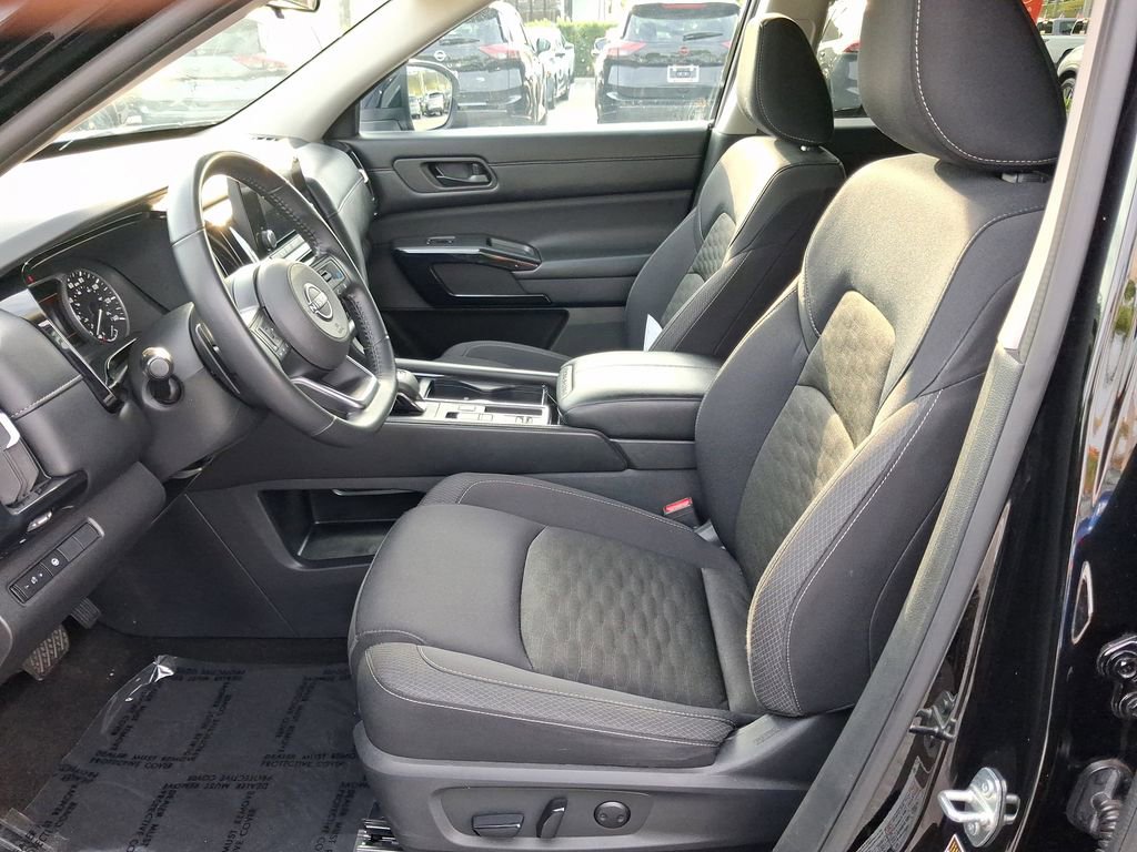 Certified 2024 Nissan Pathfinder SV FWD image 14