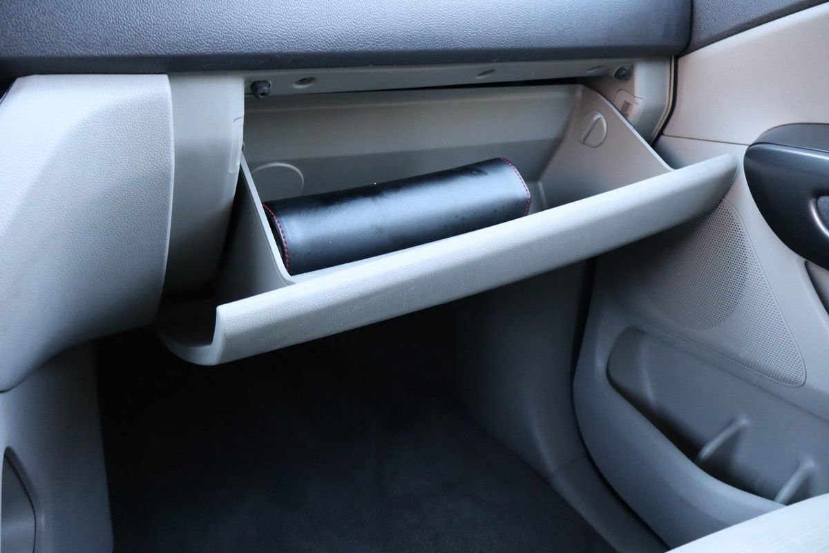 Used 2015 Kia Sedona LX w/ LX Convenience Package image 37