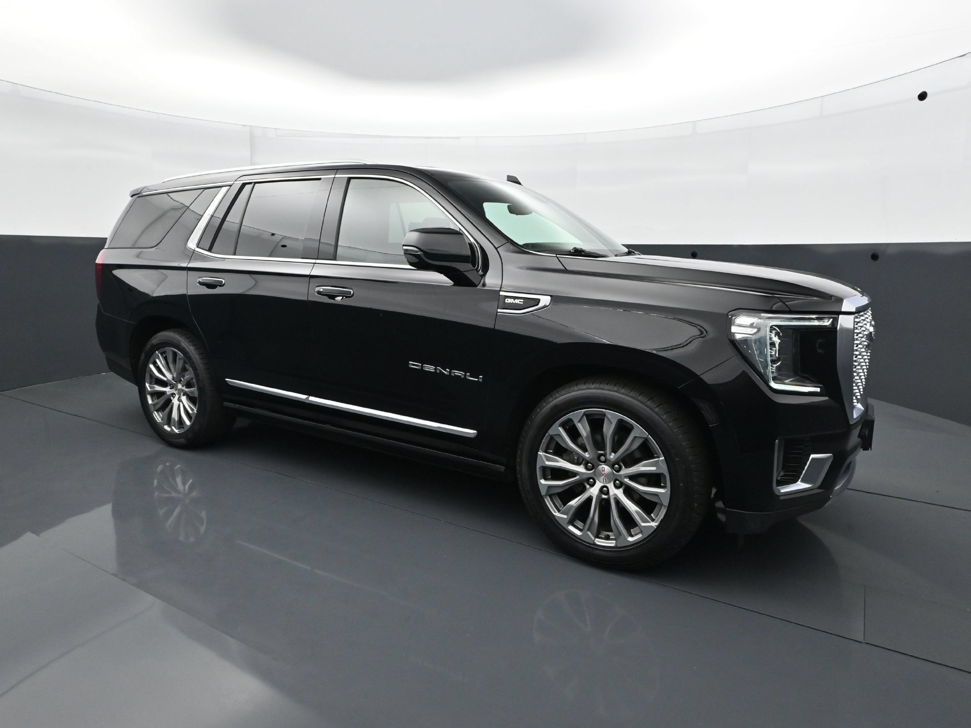 Used 2021 GMC Yukon Denali w/ Denali Ultimate Package AWD/4WD image 9