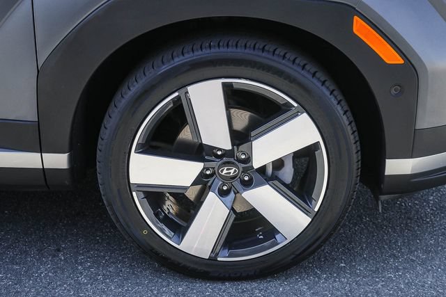 Certified 2024 Hyundai Santa Fe Limited FWD image 15