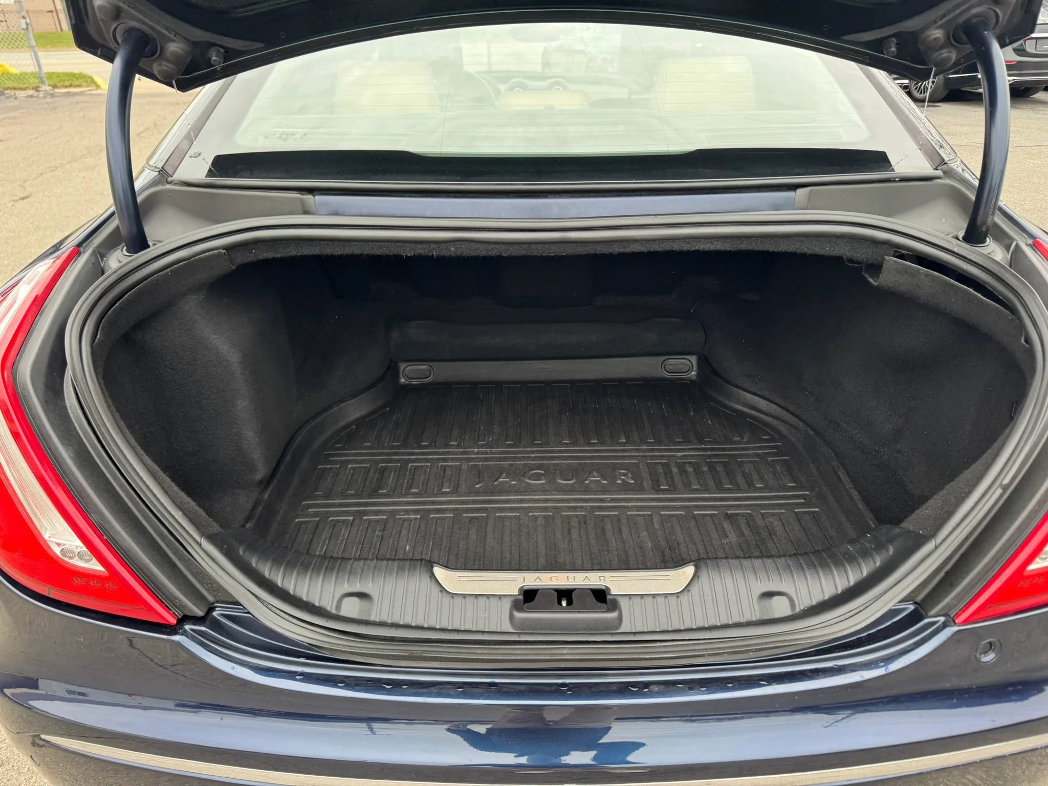 Used 2019 Jaguar XJ L Portfolio image 20