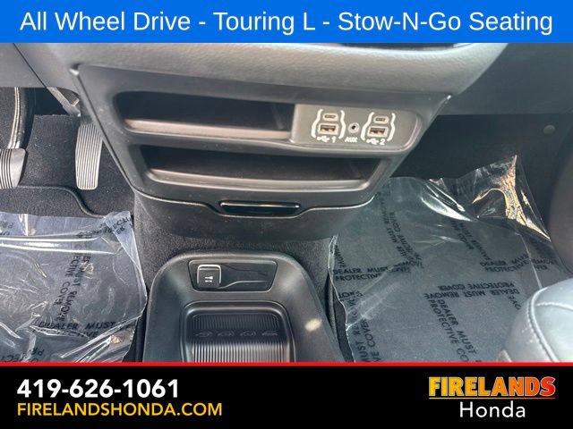 Used 2023 Chrysler Pacifica Touring-L w/ S Appearance Package AWD/4WD image 24