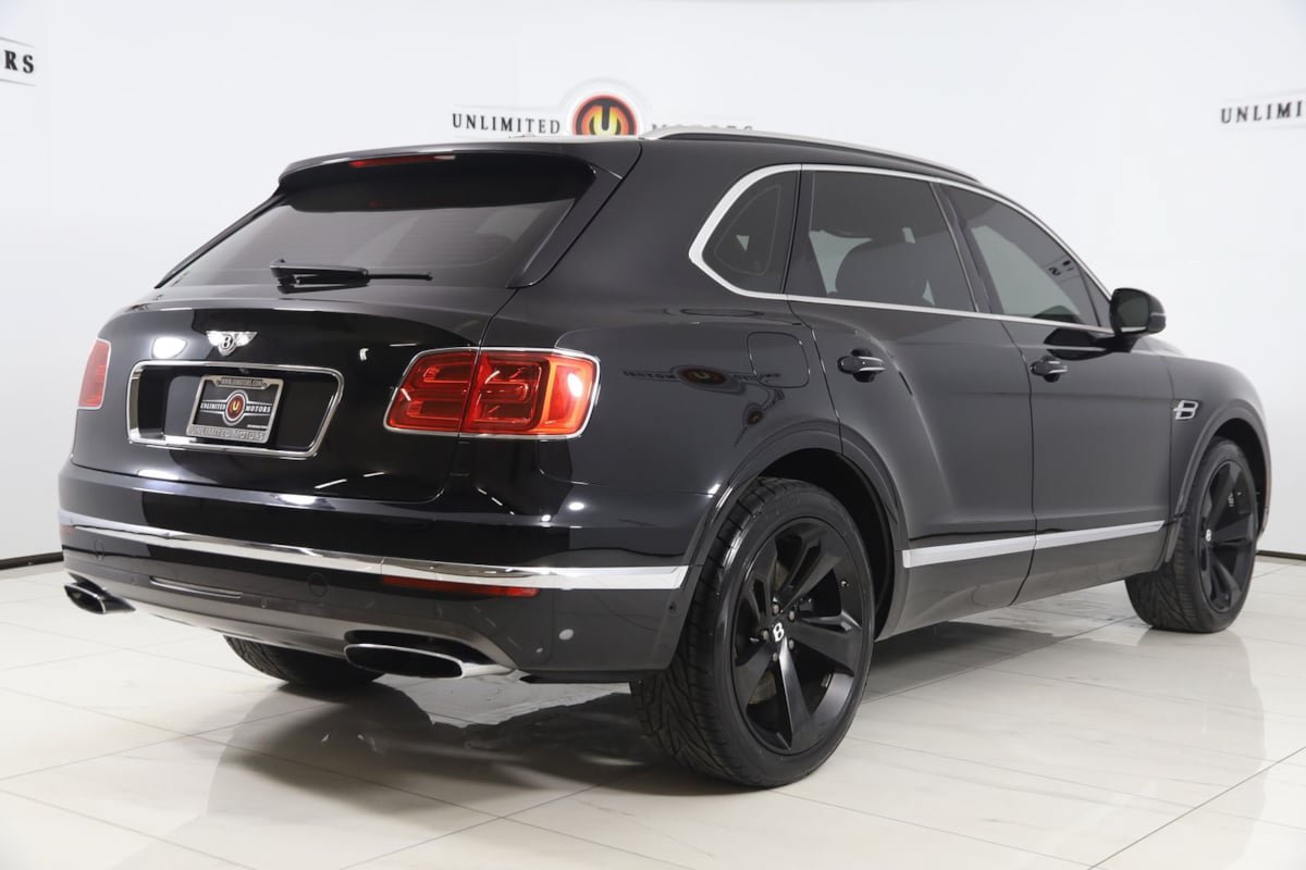 Used 2018 Bentley Bentayga AWD/4WD image 3