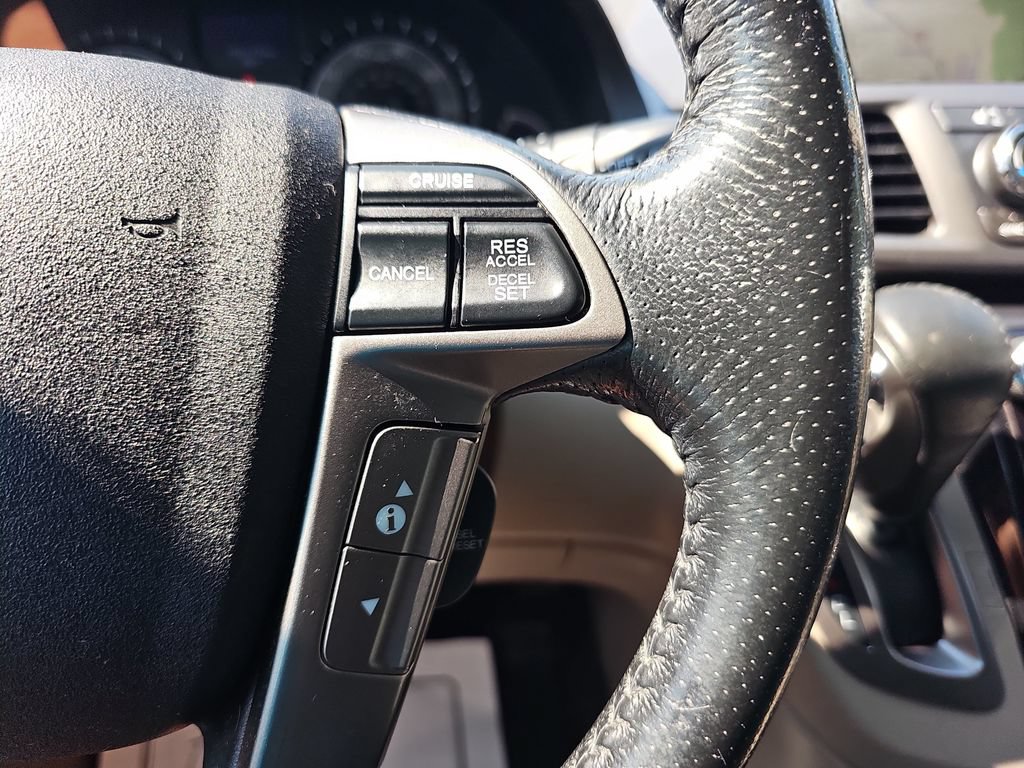 Used 2016 Honda Odyssey Touring Elite image 18