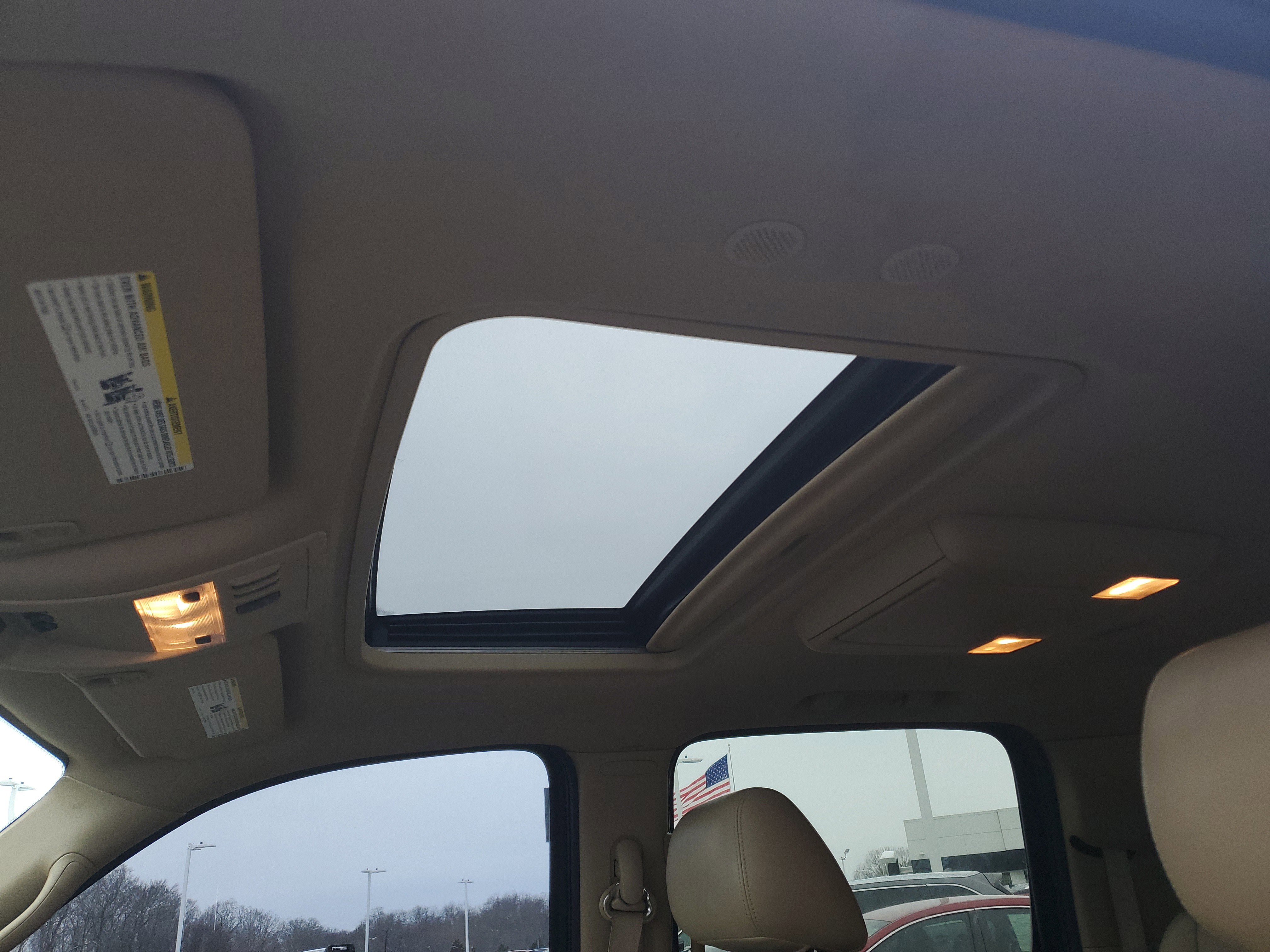 Used 2011 GMC Yukon XL Denali image 28