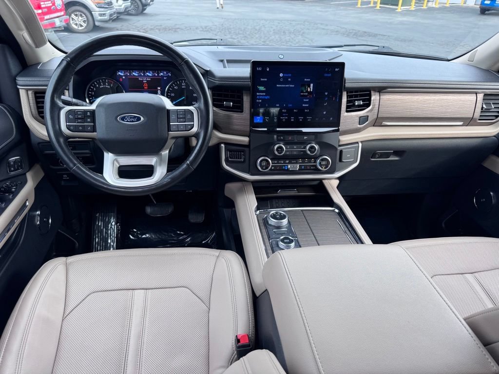 Used 2024 Ford Expedition Limited AWD/4WD image 6