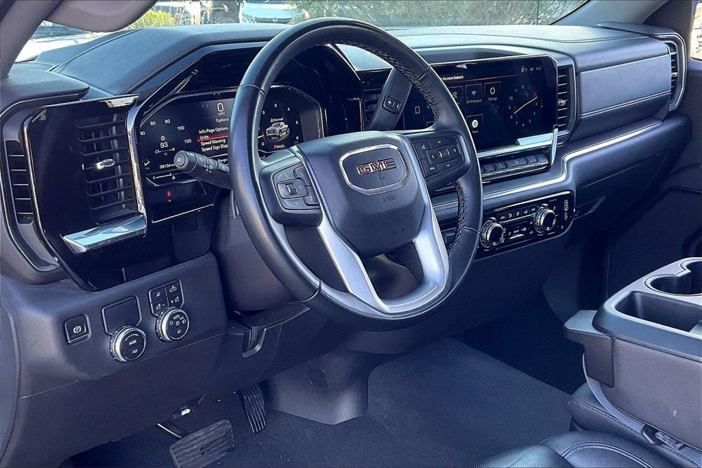 Used 2025 GMC Sierra 1500 SLT image 13