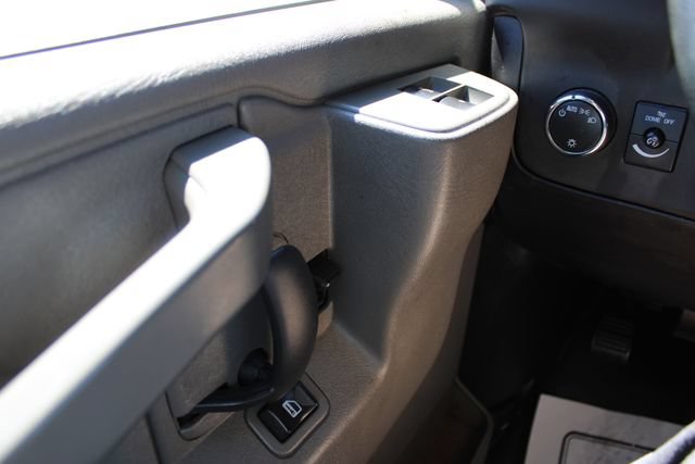 Used 2018 GMC Savana 2500 Extended RWD image 9