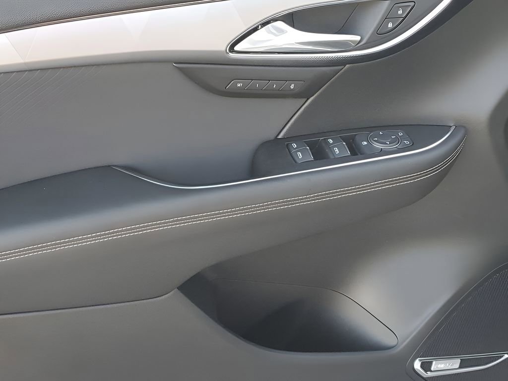 Used 2025 Buick Envision Sport Touring image 41