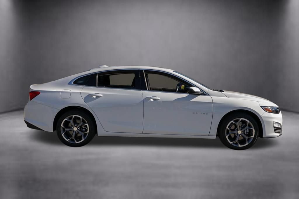 Used 2023 Chevrolet Malibu LT FWD image 3