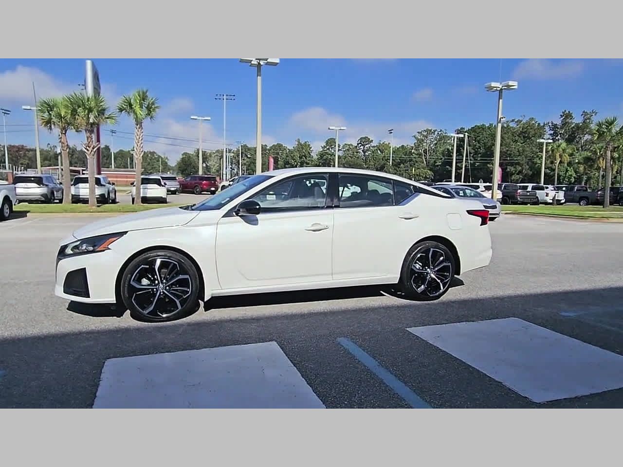 Used 2024 Nissan Altima 2.5 SR AWD/4WD image 26