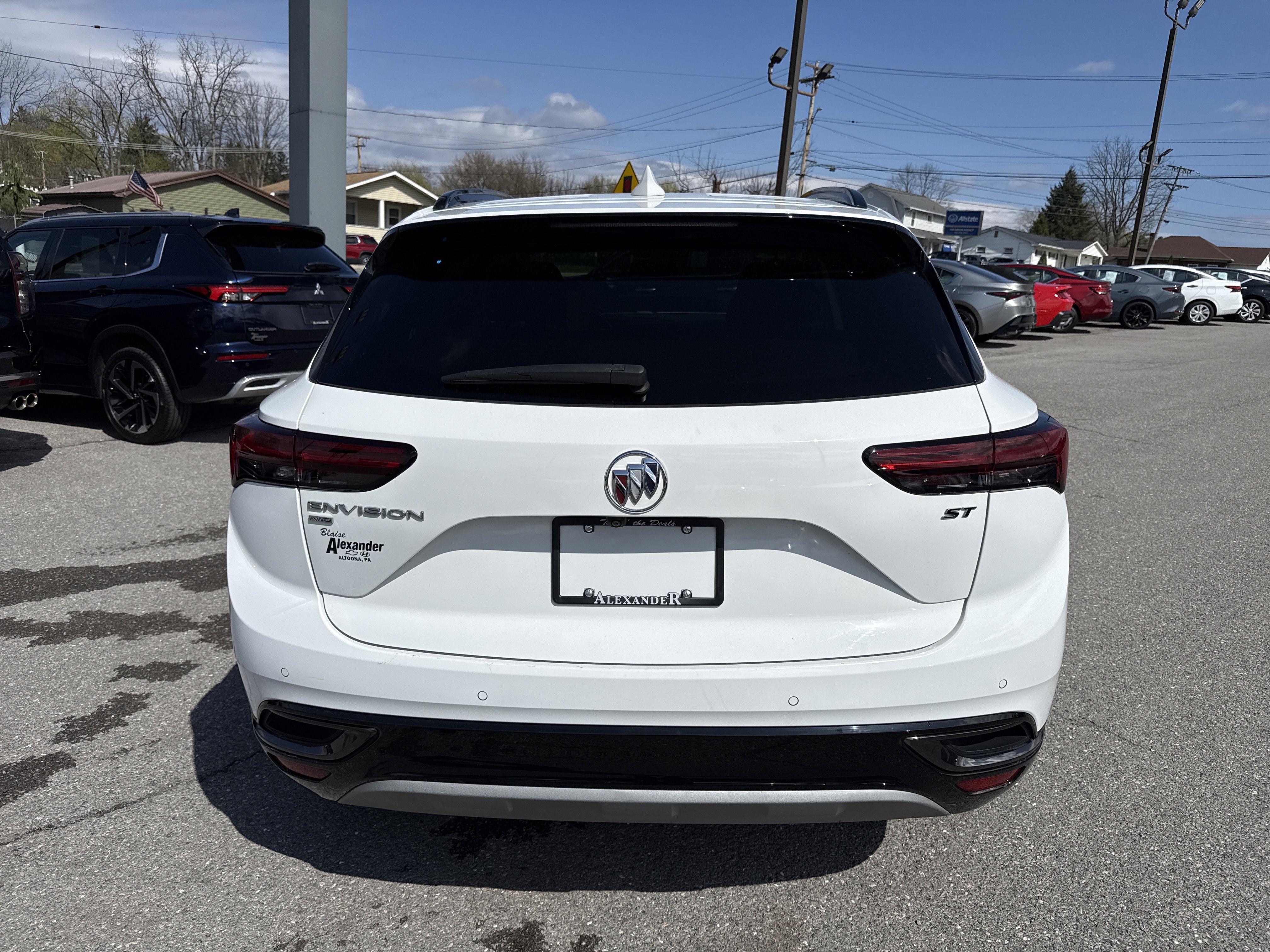 Used 2023 Buick Envision Essence w/ Sport Touring Package image 4