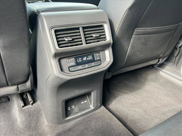 Used 2026 Volkswagen Atlas SE FWD image 29