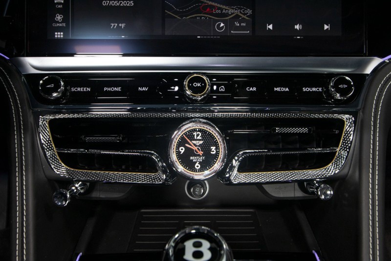 Used 2021 Bentley Flying Spur V8 image 33
