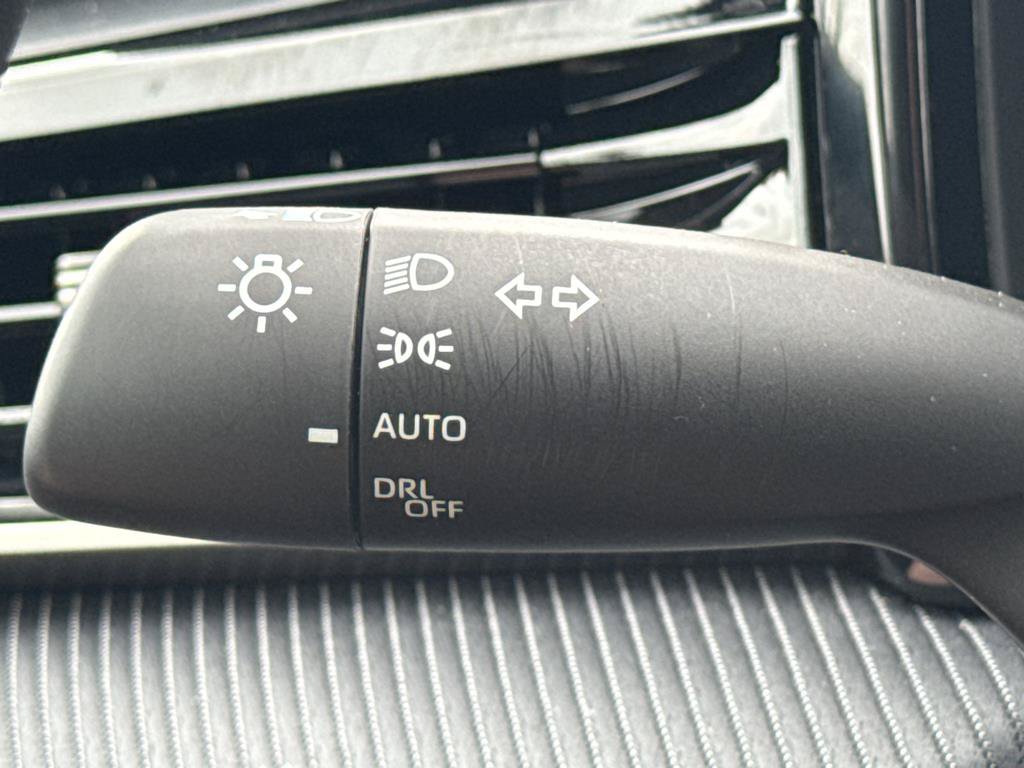 Used 2026 Toyota Camry SE FWD image 11
