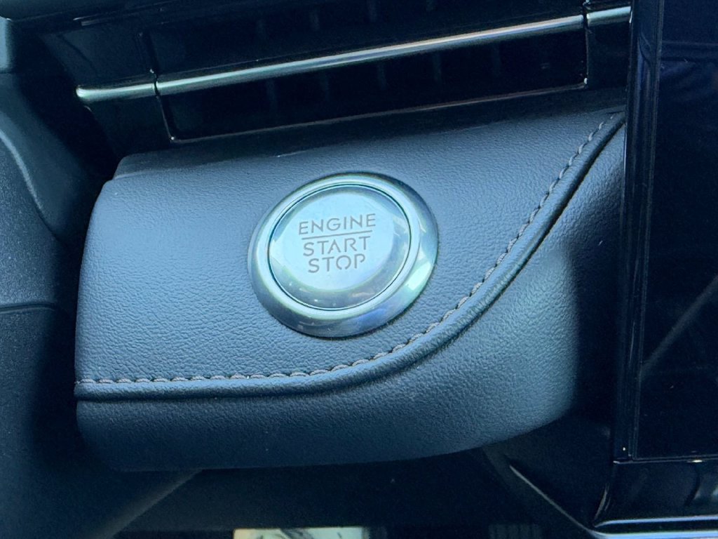 New 2026 Lincoln Nautilus Reserve AWD/4WD image 18