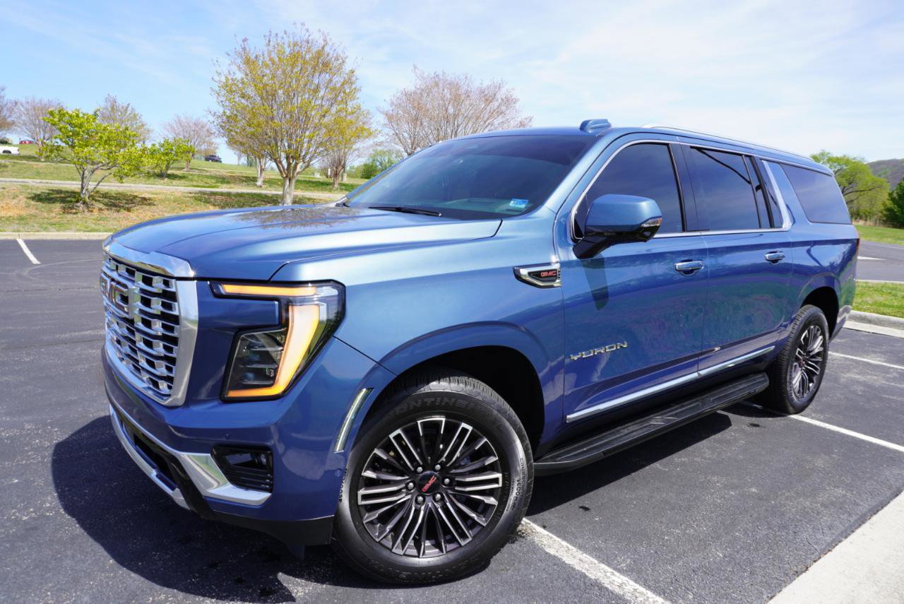 Used 2026 GMC Yukon XL Elevation w/ Elevation Premium Package AWD/4WD image 7
