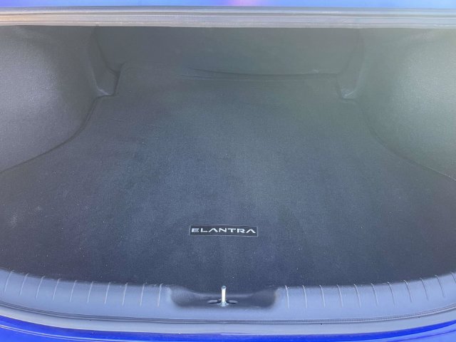 Used 2023 Hyundai Elantra Blue FWD image 11