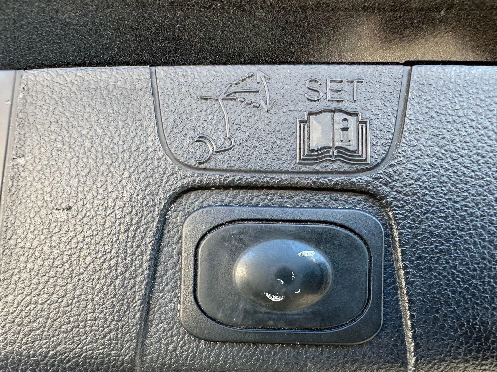 Used 2017 Ford C-MAX Energi Titanium w/ Equipment Group 501A image 29