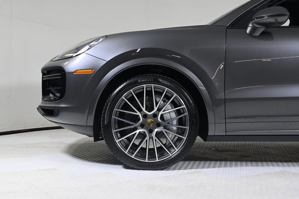 Used 2022 Porsche Cayenne Turbo image 29