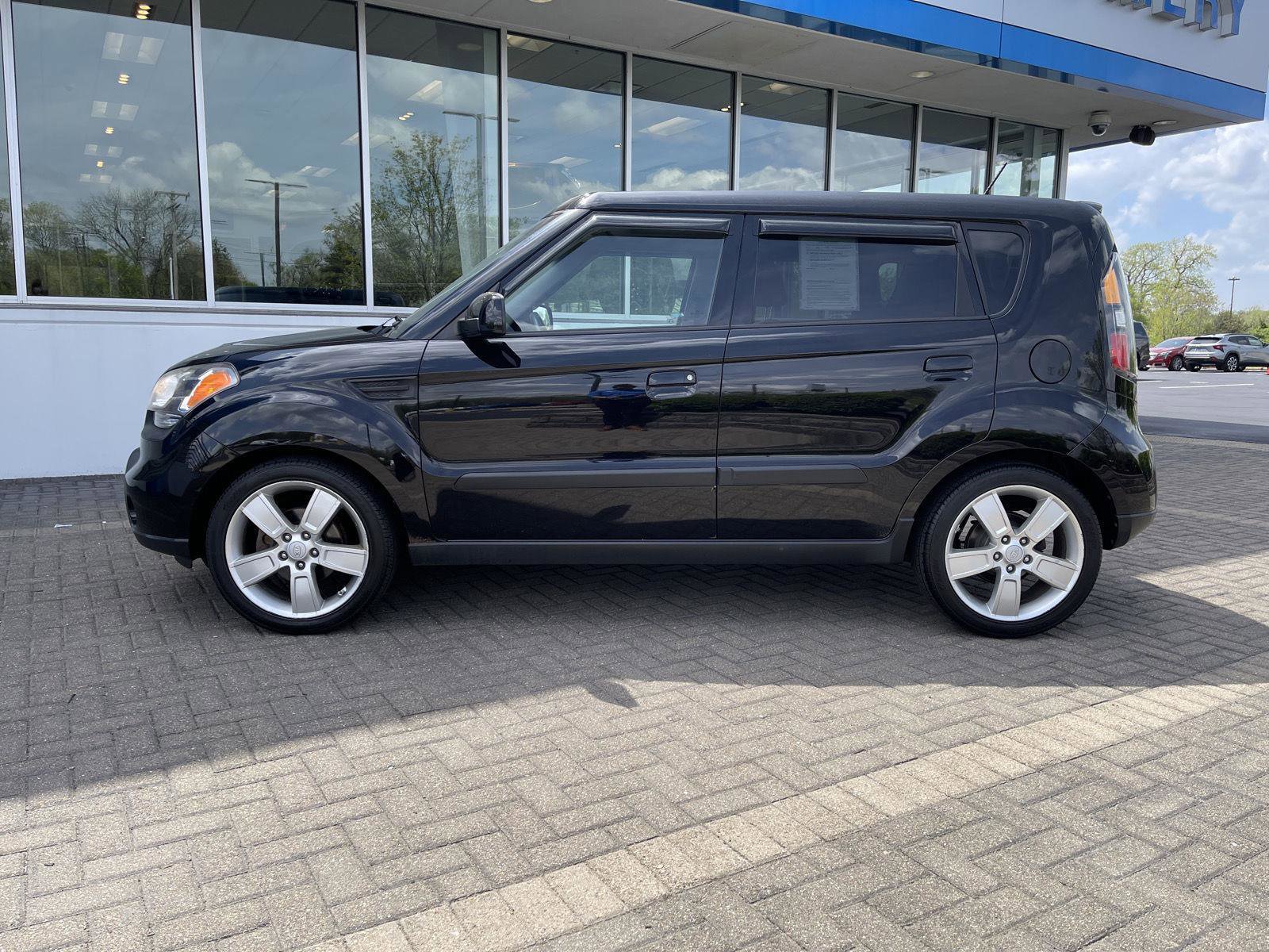Used 2010 Kia Soul Sport FWD image 2