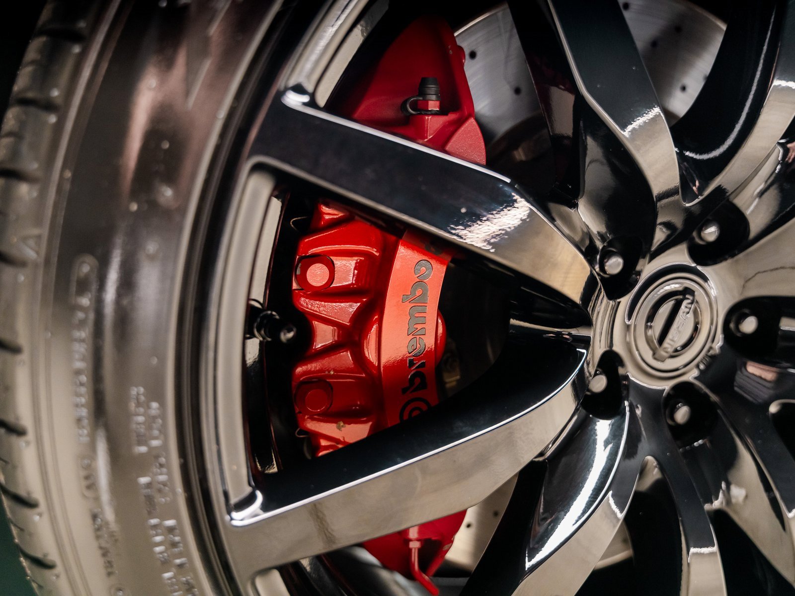 Used 2015 Nissan GT-R Premium image 24