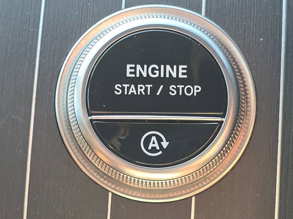 Used 2026 Mercedes-Benz GLC 300 4MATIC image 37